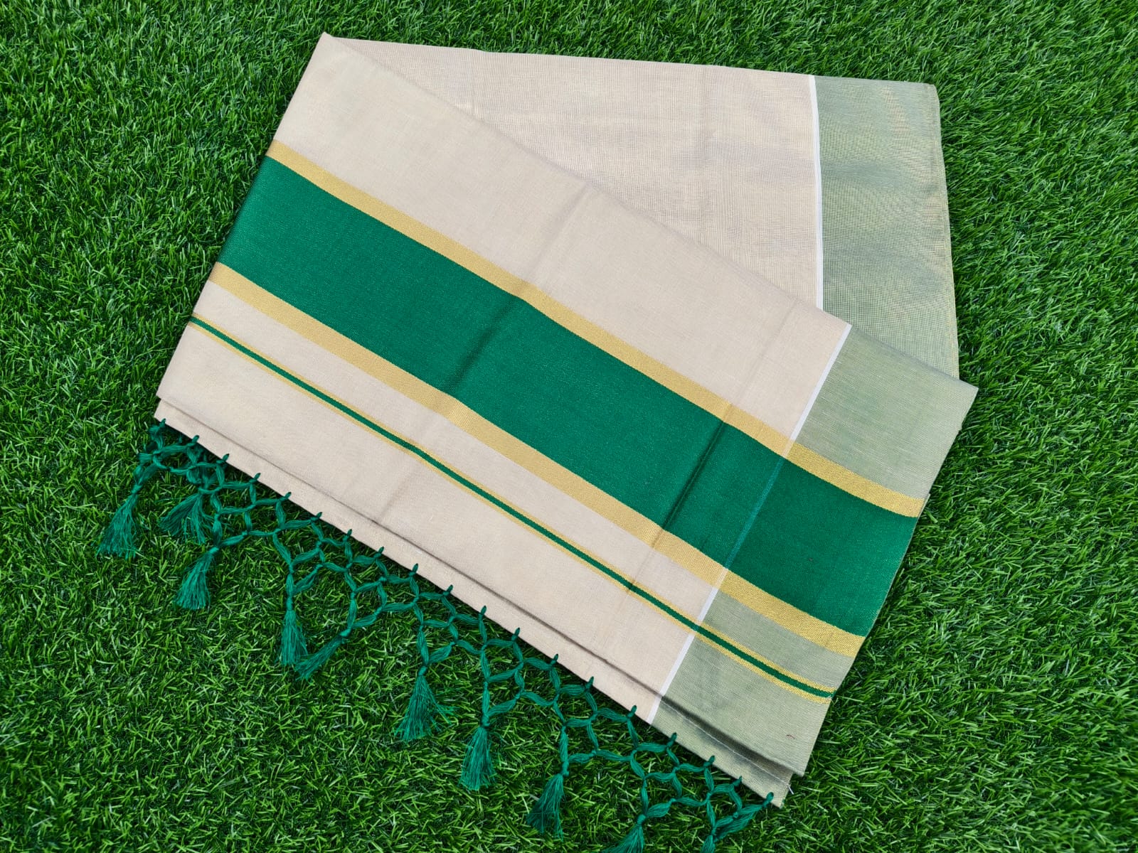 Kerala Tissue with Kara Sarees